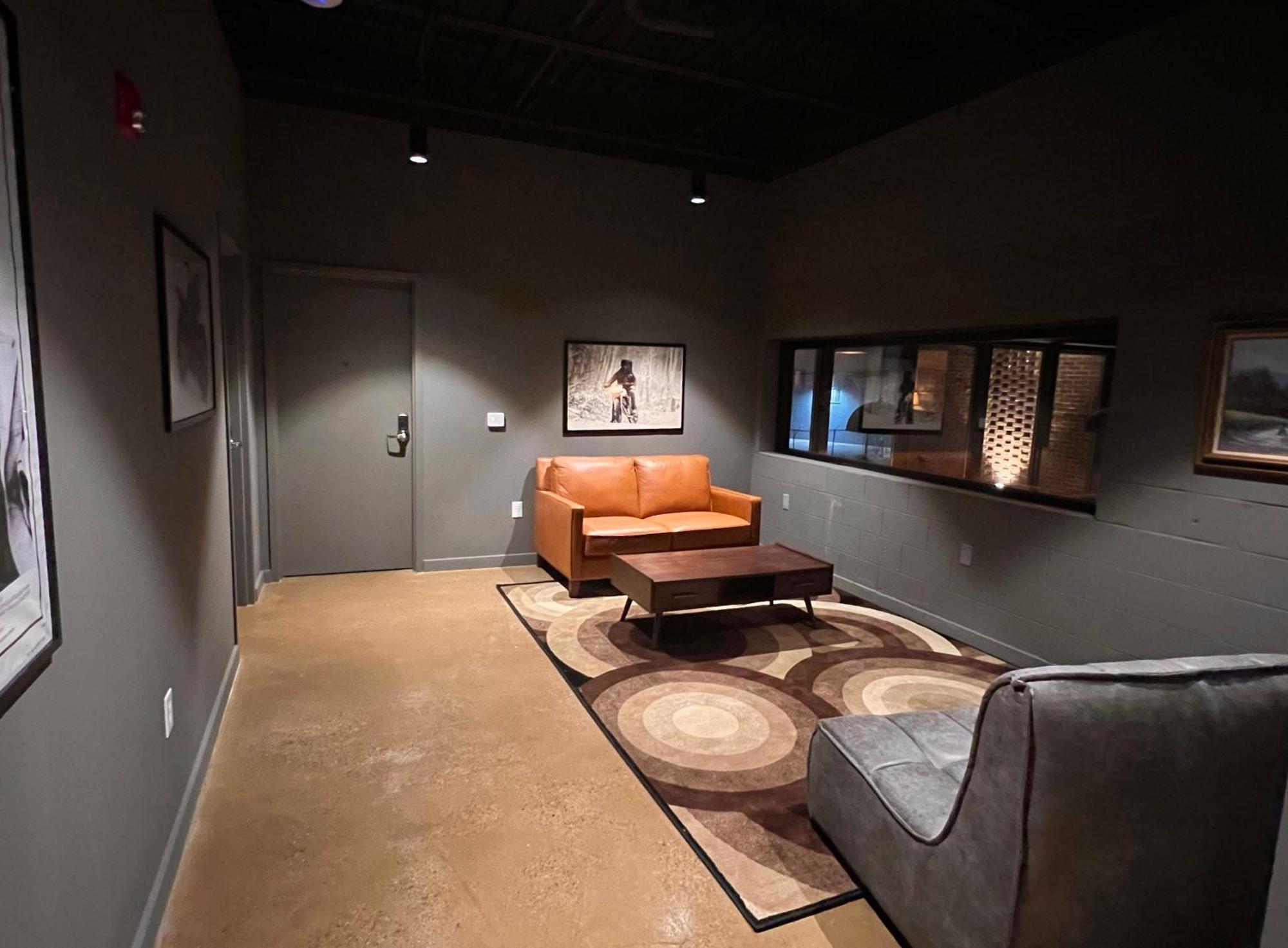 Classified Moto - The Frank Room Richmond Extérieur photo