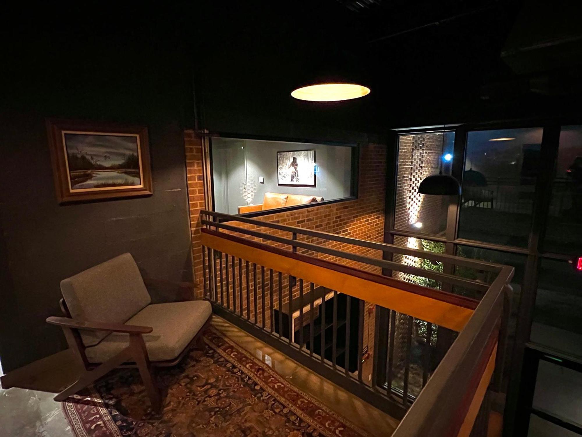 Classified Moto - The Frank Room Richmond Extérieur photo